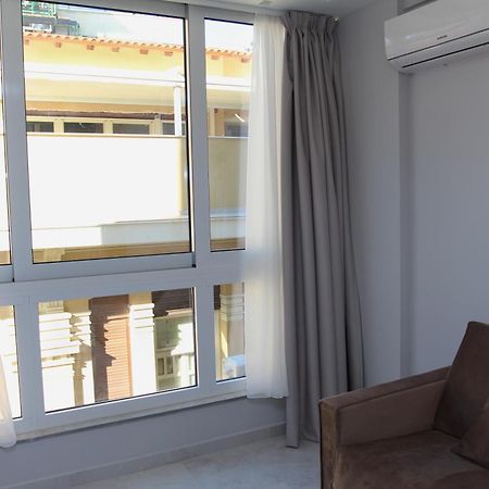 Central Metropolis Luxury Living Athena Bagian luar foto
