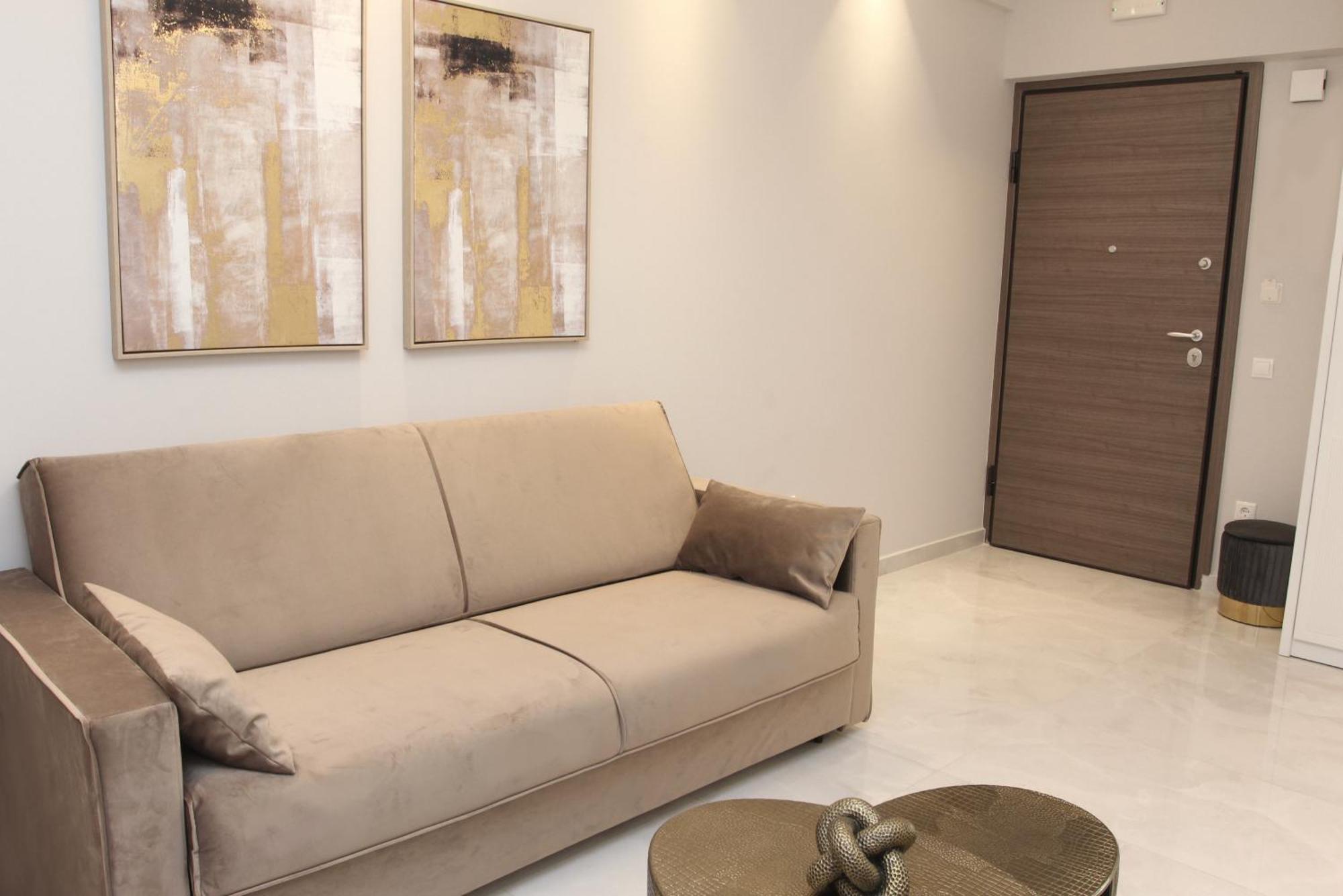 Central Metropolis Luxury Living Athena Bagian luar foto