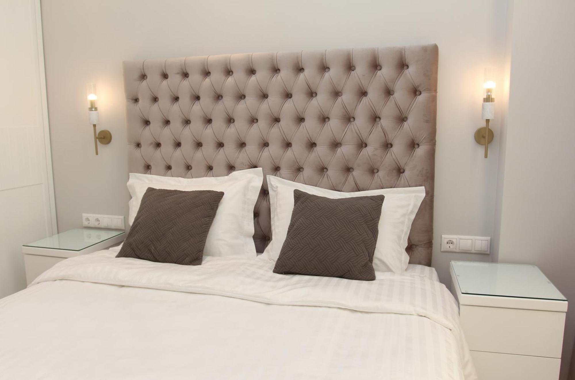 Central Metropolis Luxury Living Athena Bagian luar foto