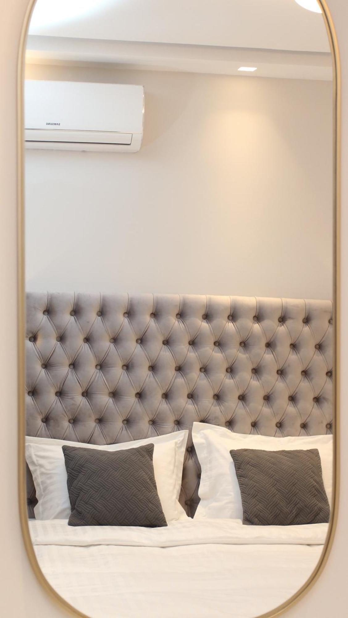 Central Metropolis Luxury Living Athena Bagian luar foto