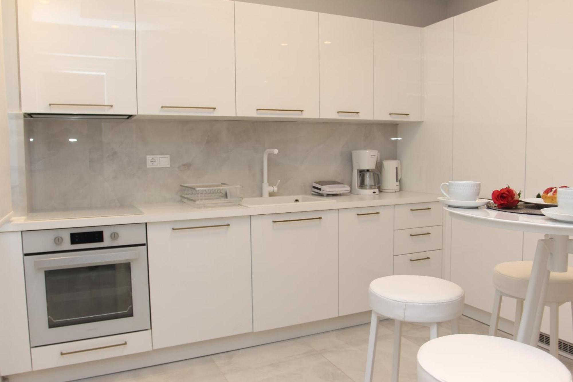 Central Metropolis Luxury Living Athena Bagian luar foto
