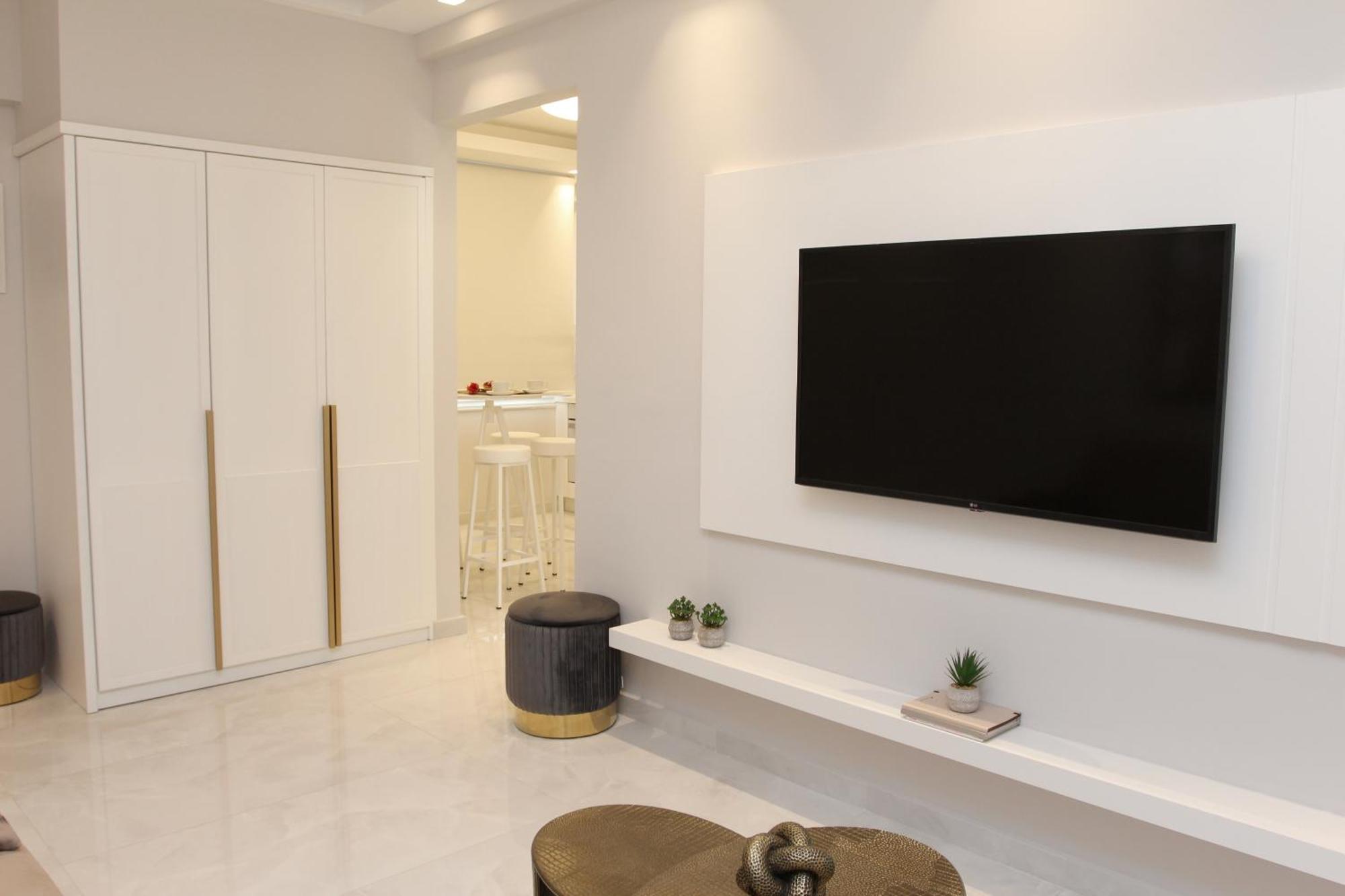 Central Metropolis Luxury Living Athena Bagian luar foto