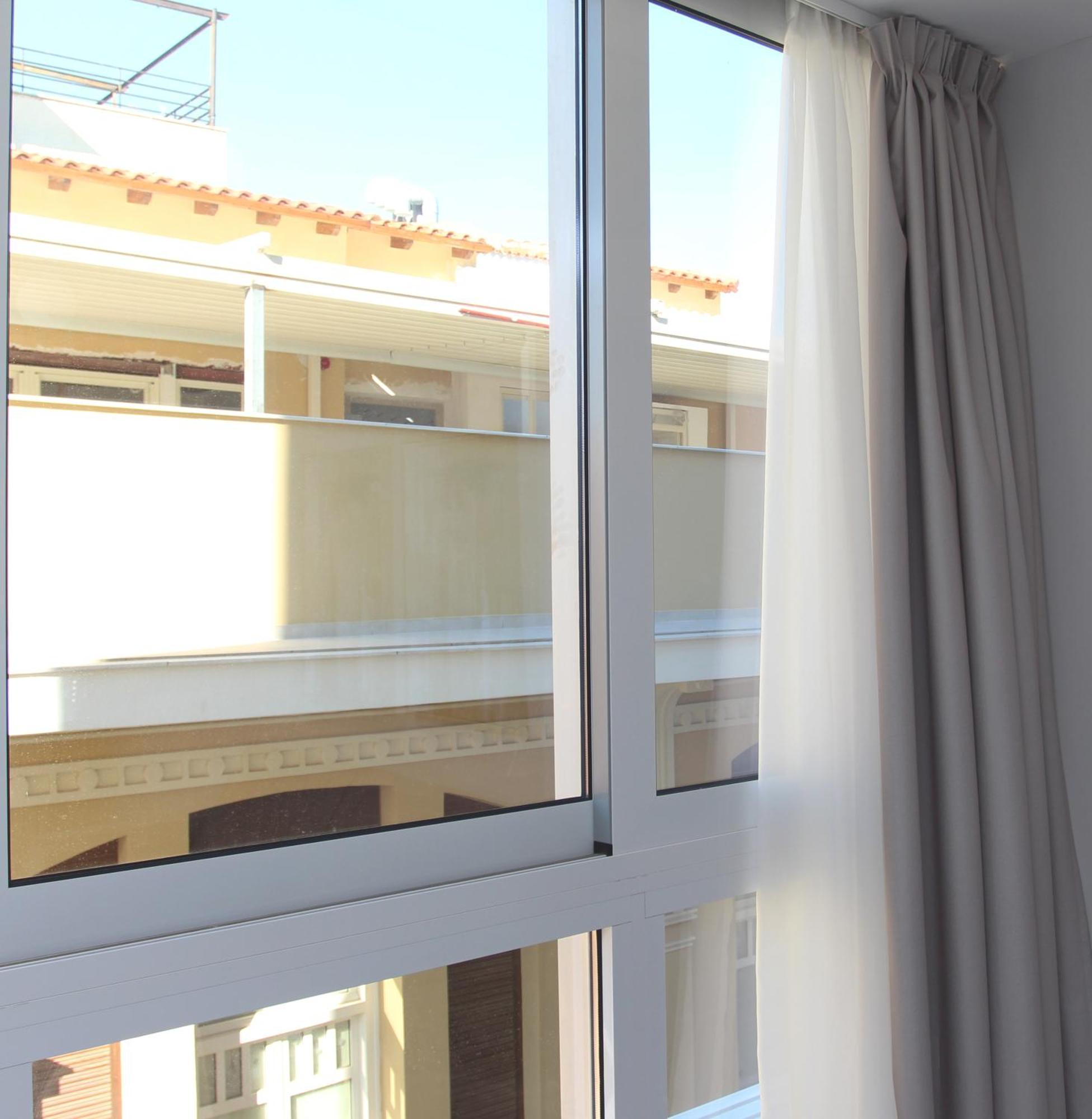 Central Metropolis Luxury Living Athena Bagian luar foto